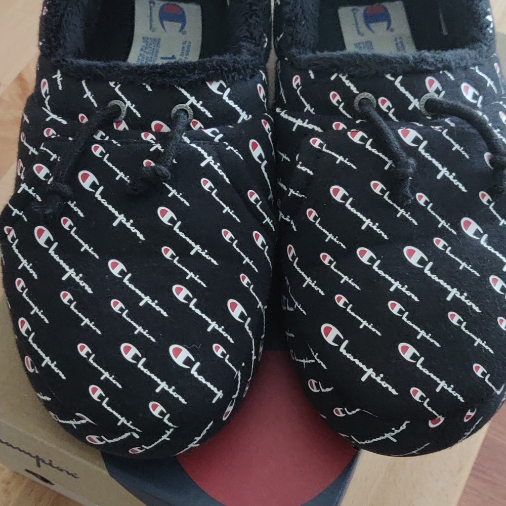 Champion Varsity Script slippers